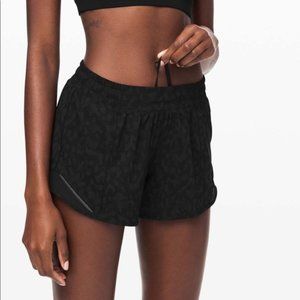 🍋LULULEMON • Hotty Hot 4" Shorts Camo